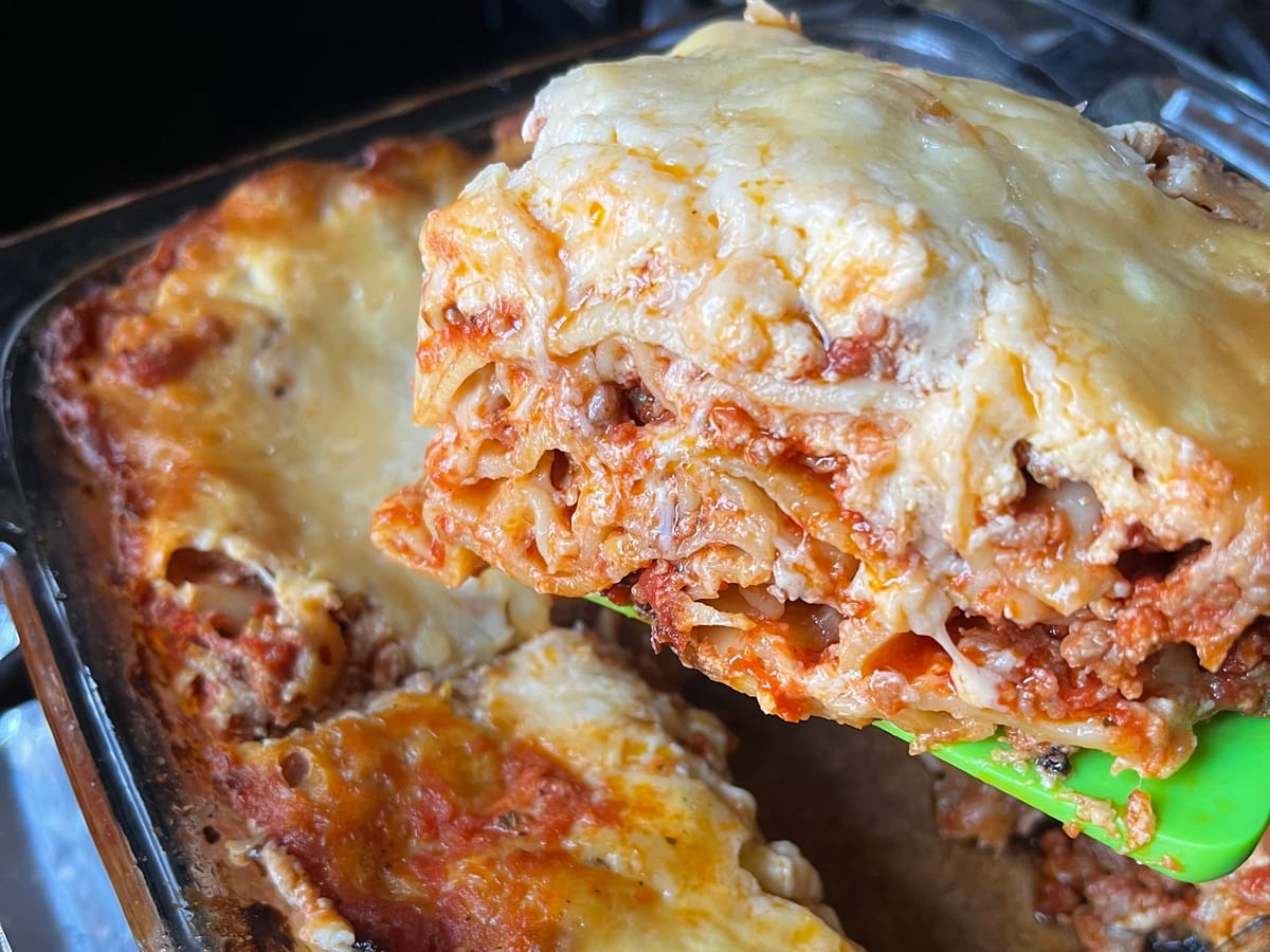 Mom's No-Fuss Lasagna: A Comfort Food Tradition You'll Love